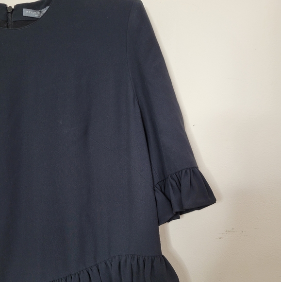 Alexander McQueen leaf crepe asymetrical mini dress NWT size 42 black - Picture 4 of 5